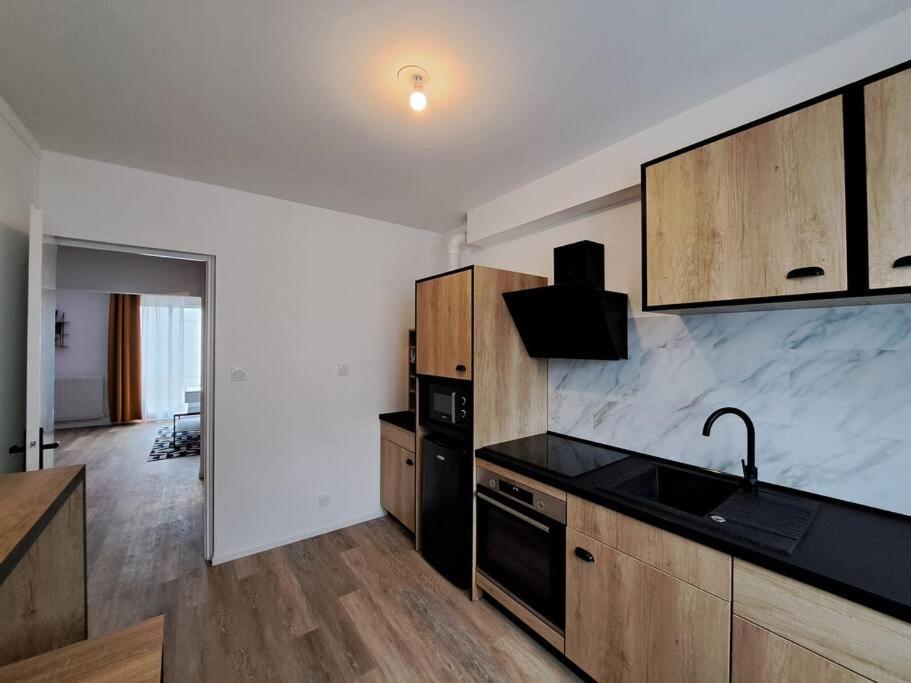 Appartement Camden - Exterieur Et Parking à Reims Extérieur photo